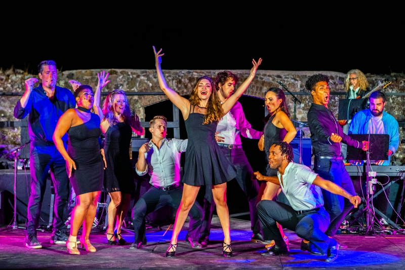 Review Transcendence Theatre's 'Broadway Under the Stars' Celebrates